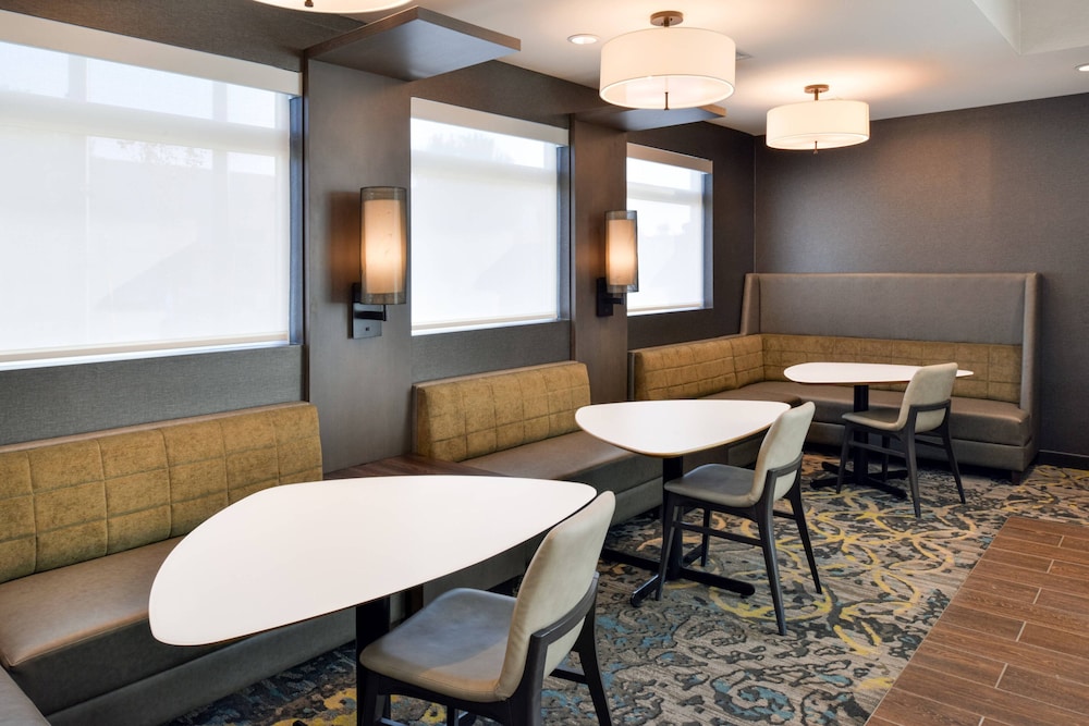 Residence Inn by Marriott Bakersfield West 38/42