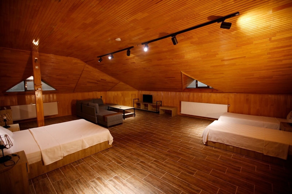 No 57 Suites 23/50