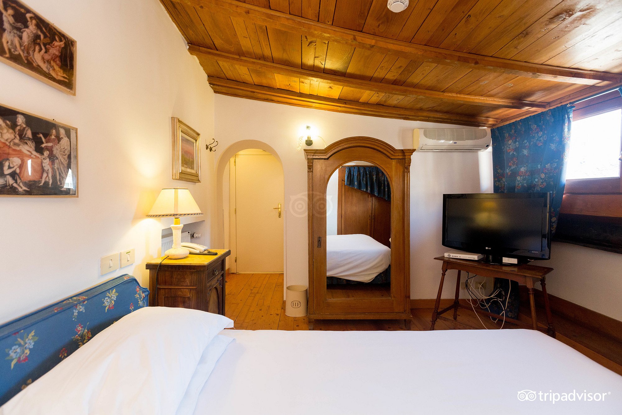 Room, Double Bed, Fountain View، Fontana Hotel Rome 2/2