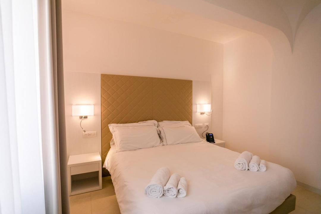 BASIC, DOUBLE BED