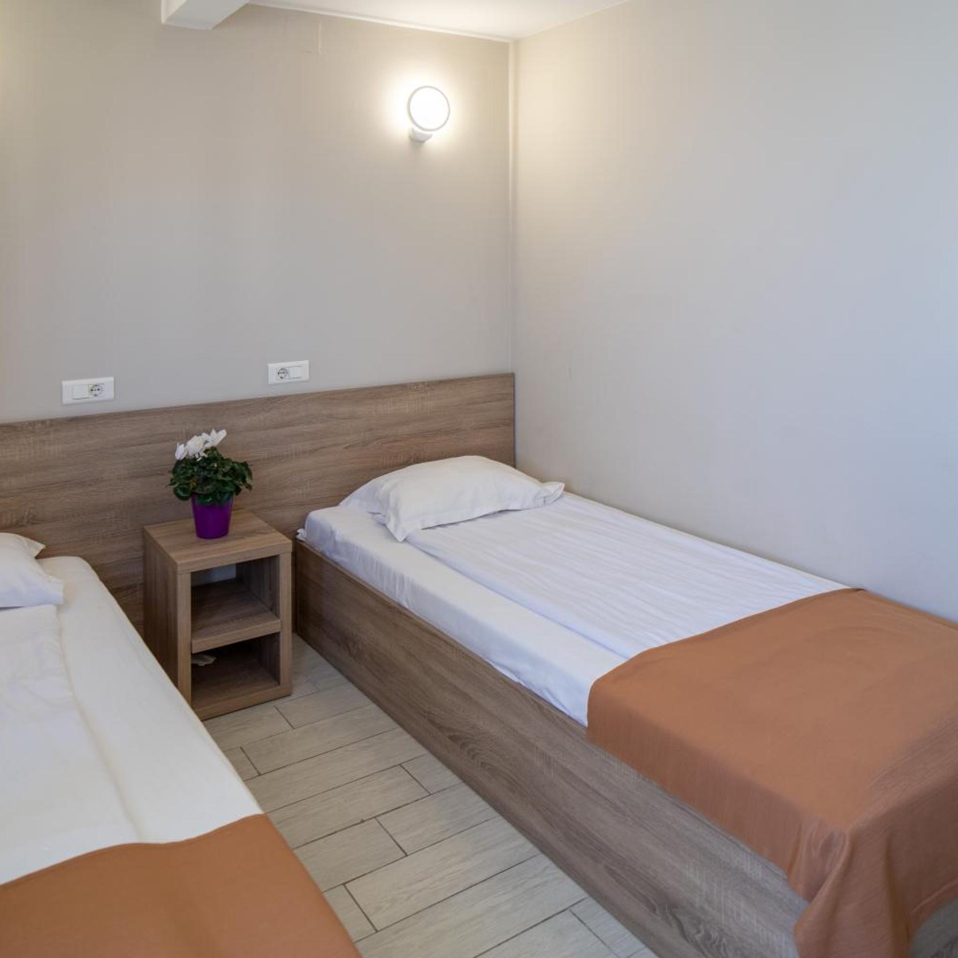 Room, Twin Beds