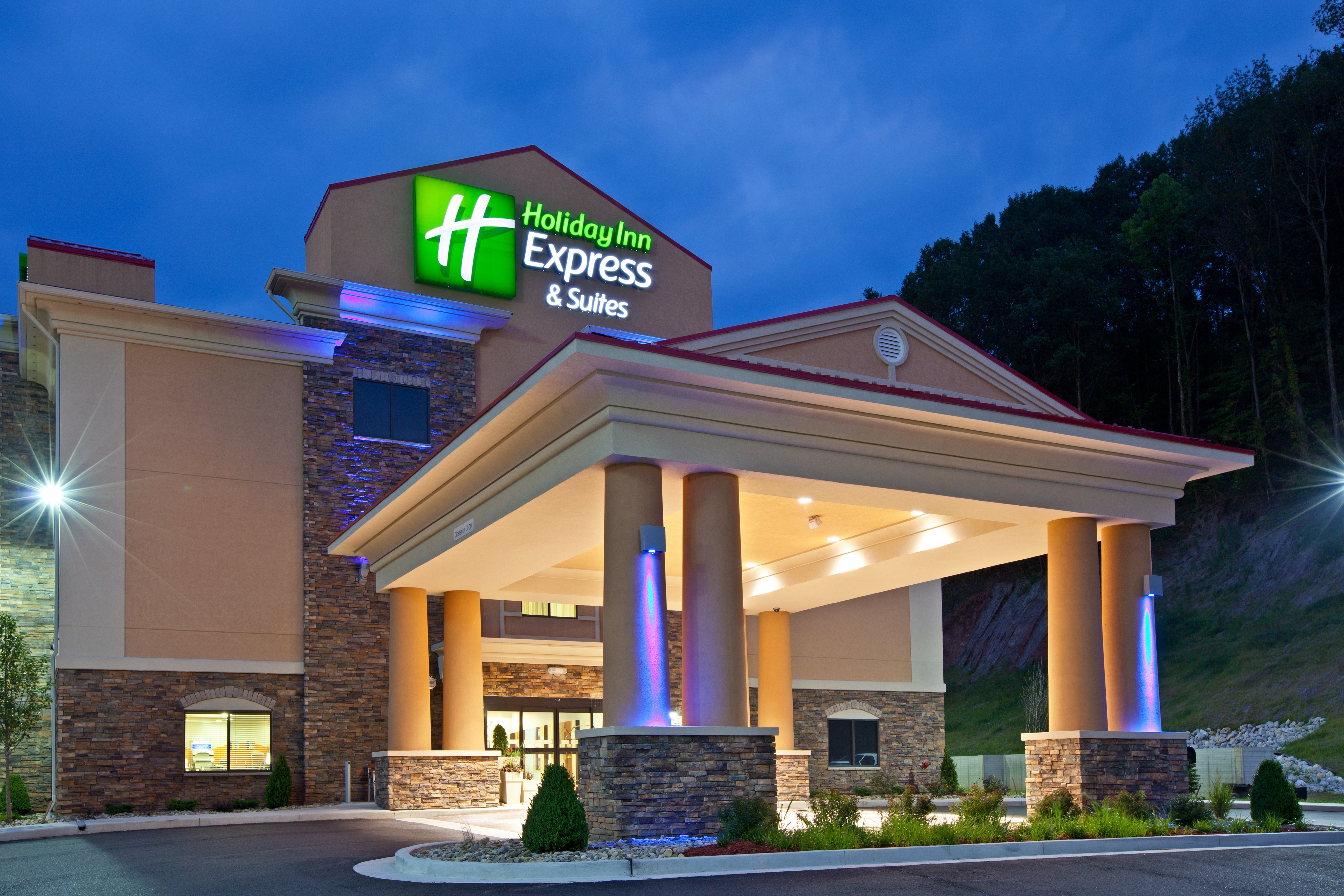 Holiday Inn Express Hotel & Suites Ripley 1/68