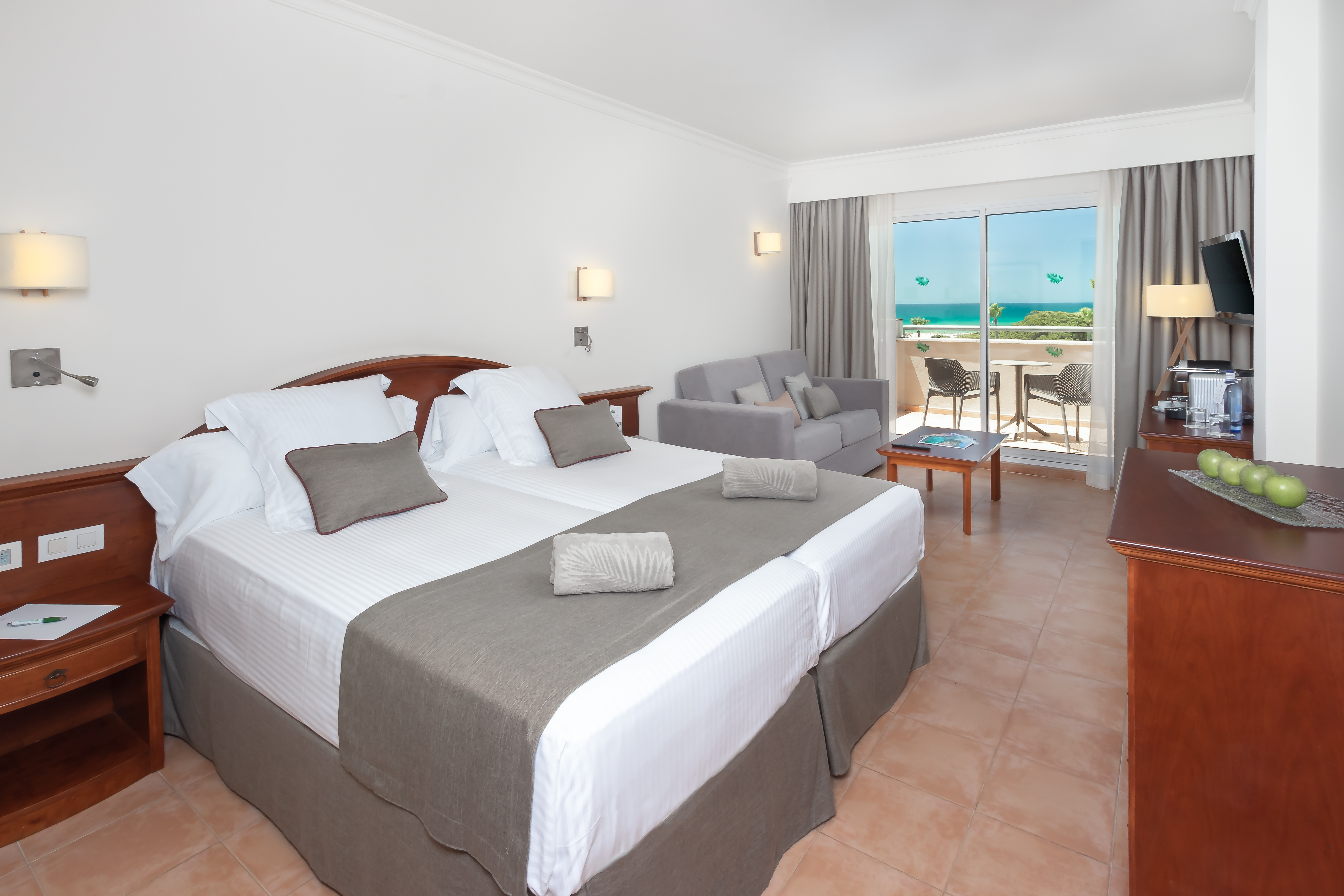 Superior, Double Bed, Lateral Side Sea View