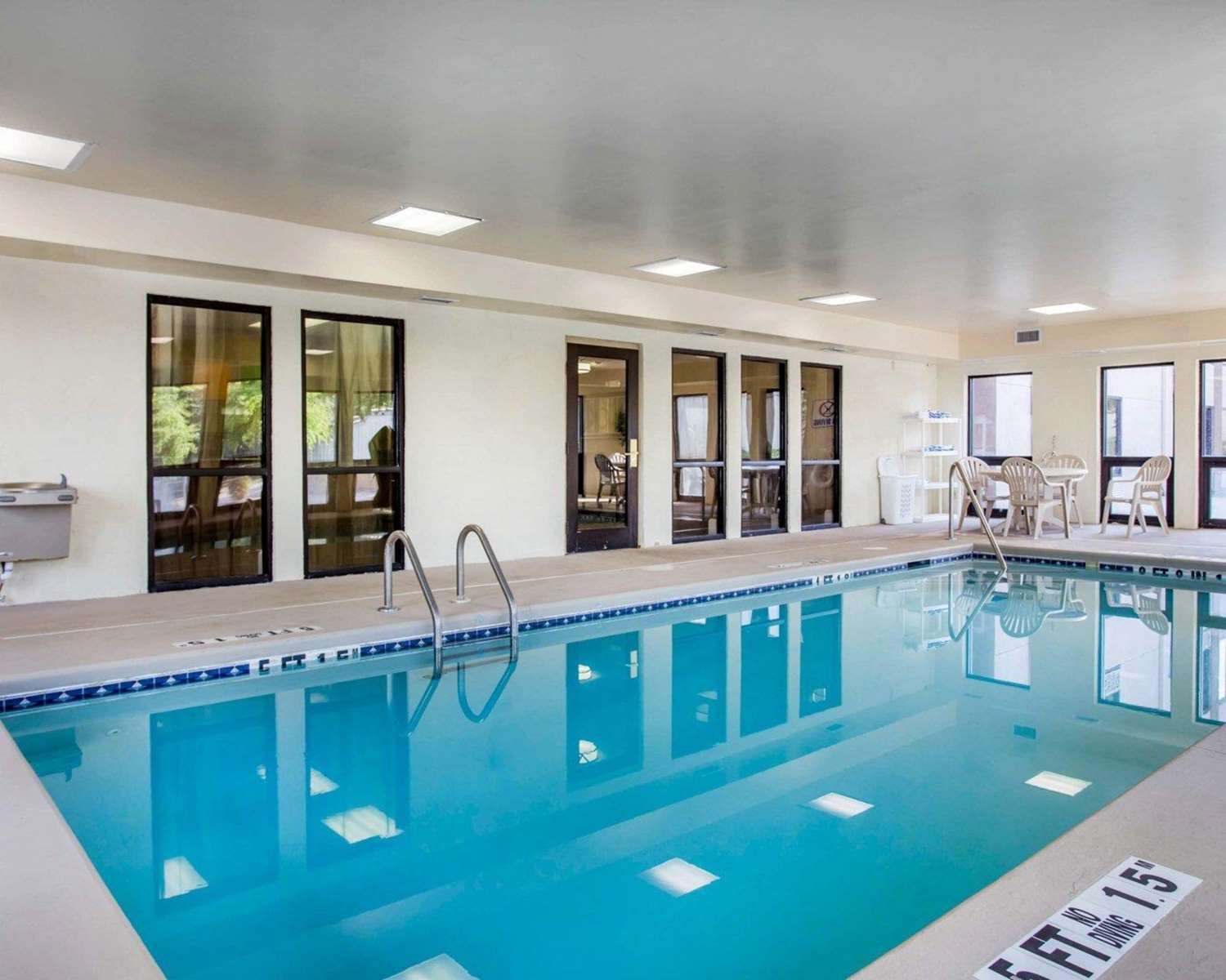 Comfort Inn Suites At Stone Mountain 26/39