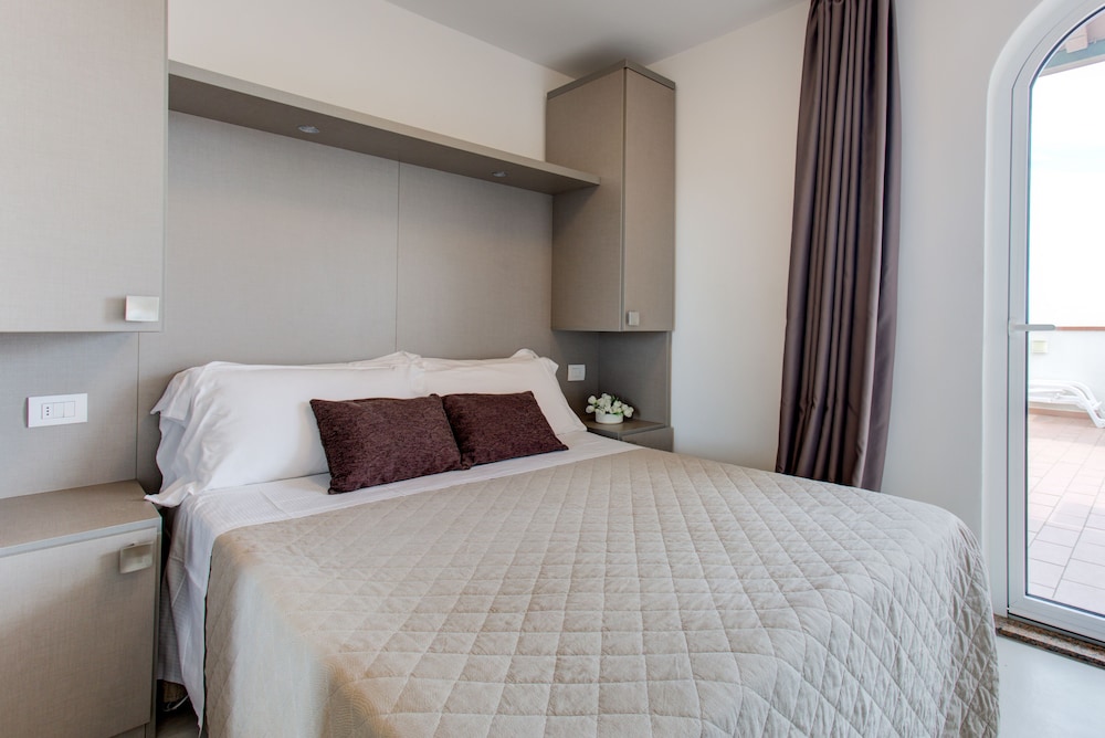 HOTEL AUGUSTEA 21/62