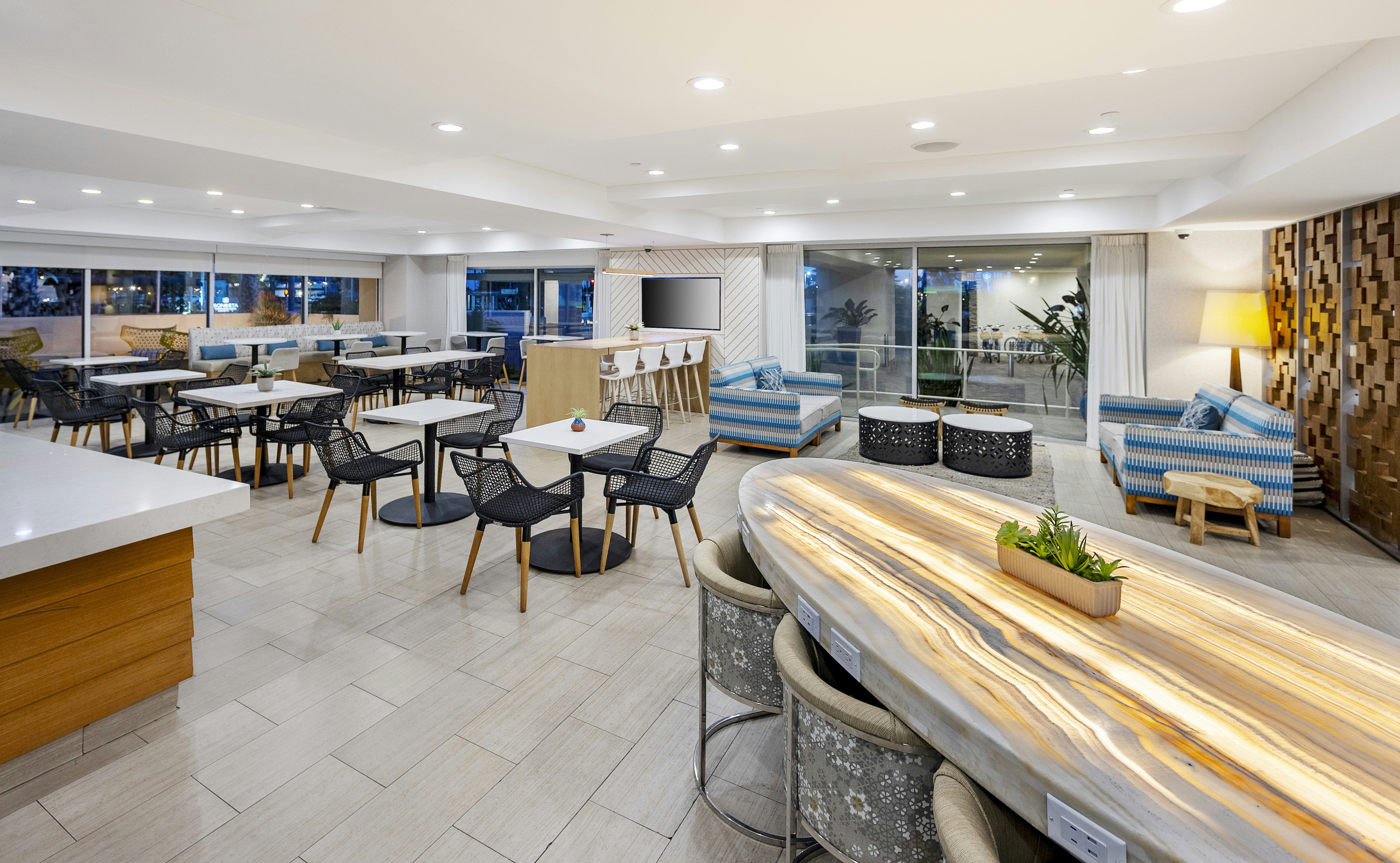 Redondo Beach Hotel Tapestry Collection By Hilton 42/76