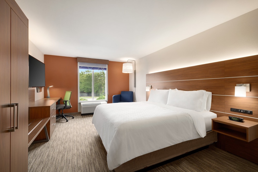 Holiday Inn Express Hotel Suites Auburn University Area 23/53