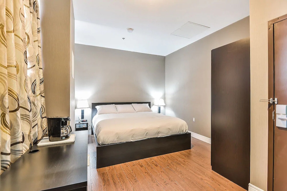 Nu Hotel Toronto 29/57