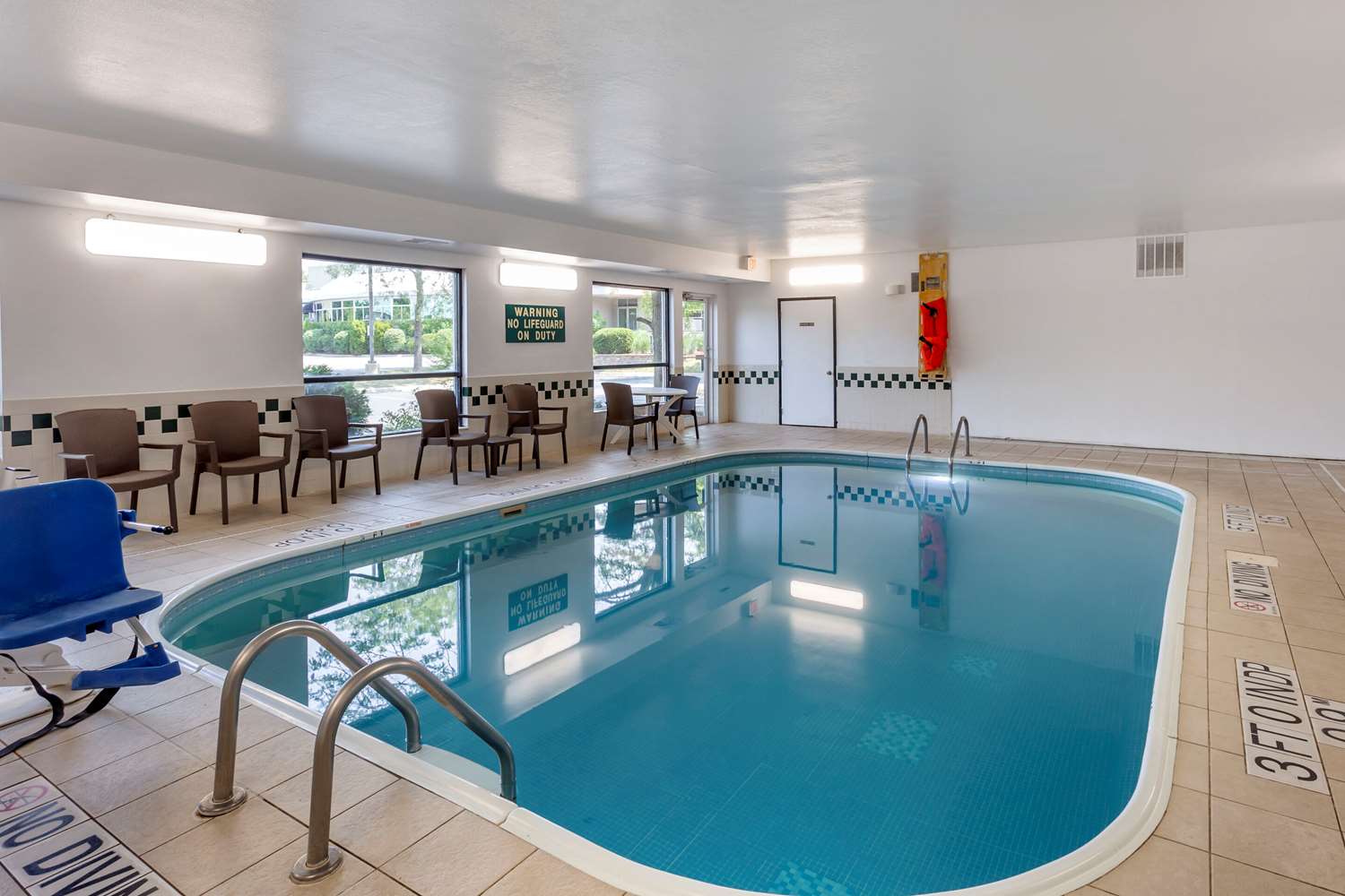 swimming pool spa