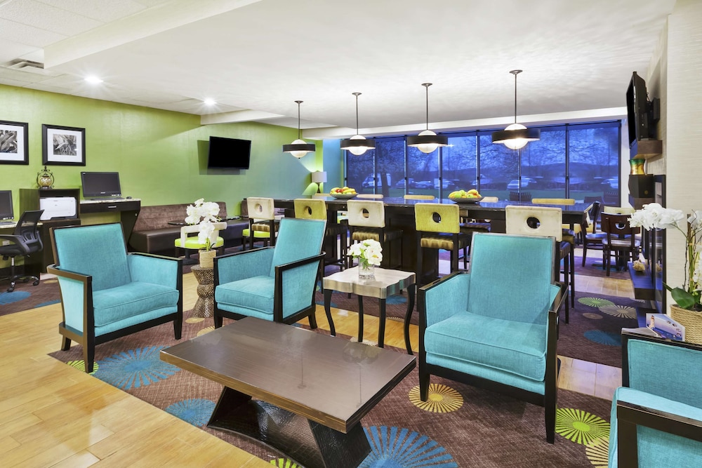 Hampton Inn Clinton, NJ 38/56