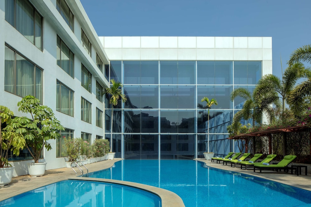Radisson Blu Plaza Hotel Hyderabad Banjara Hills 7/73