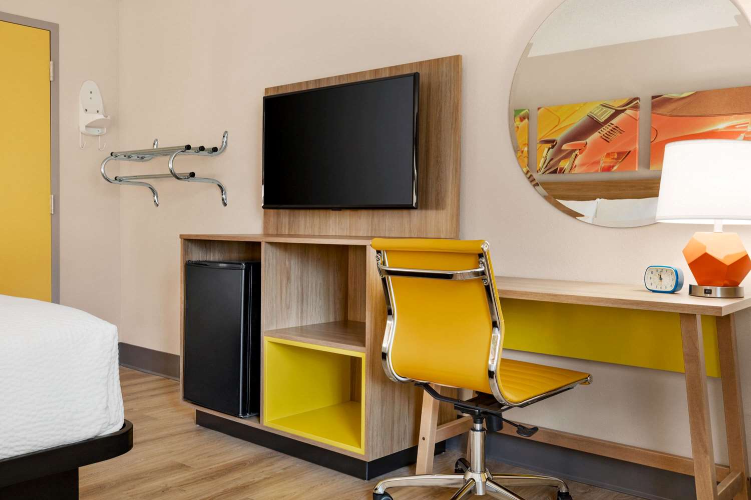 Hotel Bo, a Days Inn by Wyndham Chattanooga Downtown 33/48