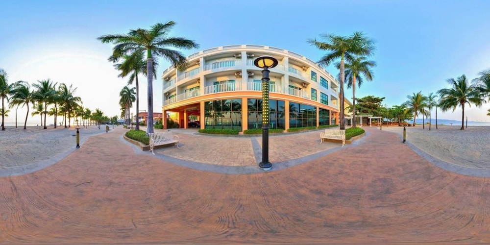 Terrace Hotel 2/26