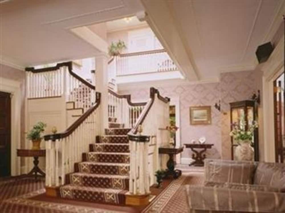 Gateways Inn Restaurant 5/46