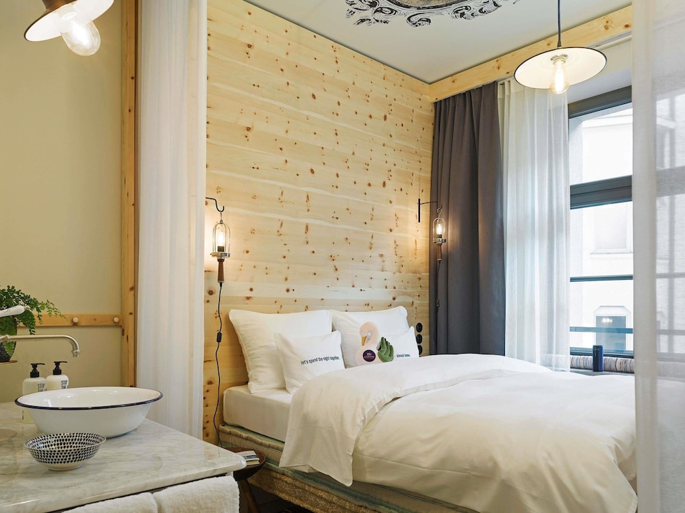 25hours Hotel The Royal Bavarian 24/75