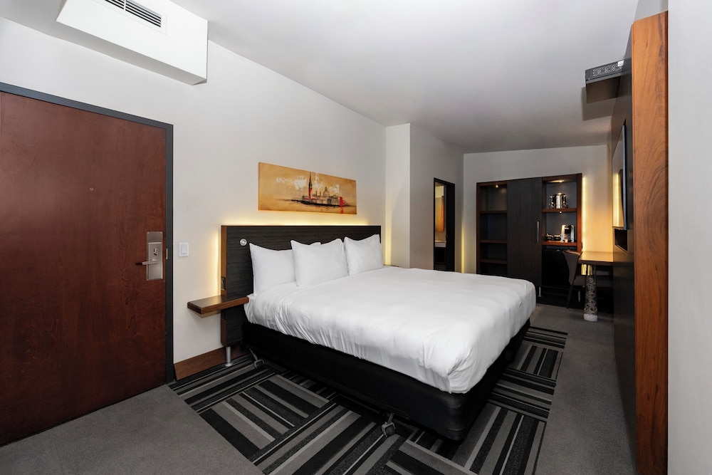 STANDARD, KING BED