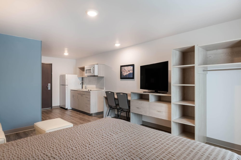 WoodSpring Suites Concord-Charlotte Speedway 14/36