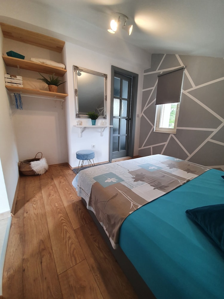 Backyard, Studio, Apartment, Double Bed