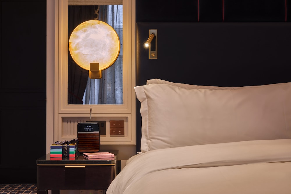 The Mayfair Townhouse – an Iconic Luxury Hotel 25/66