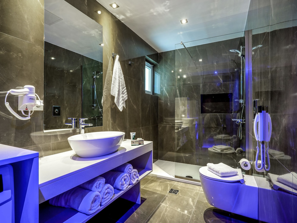Elysian Suites 17/61