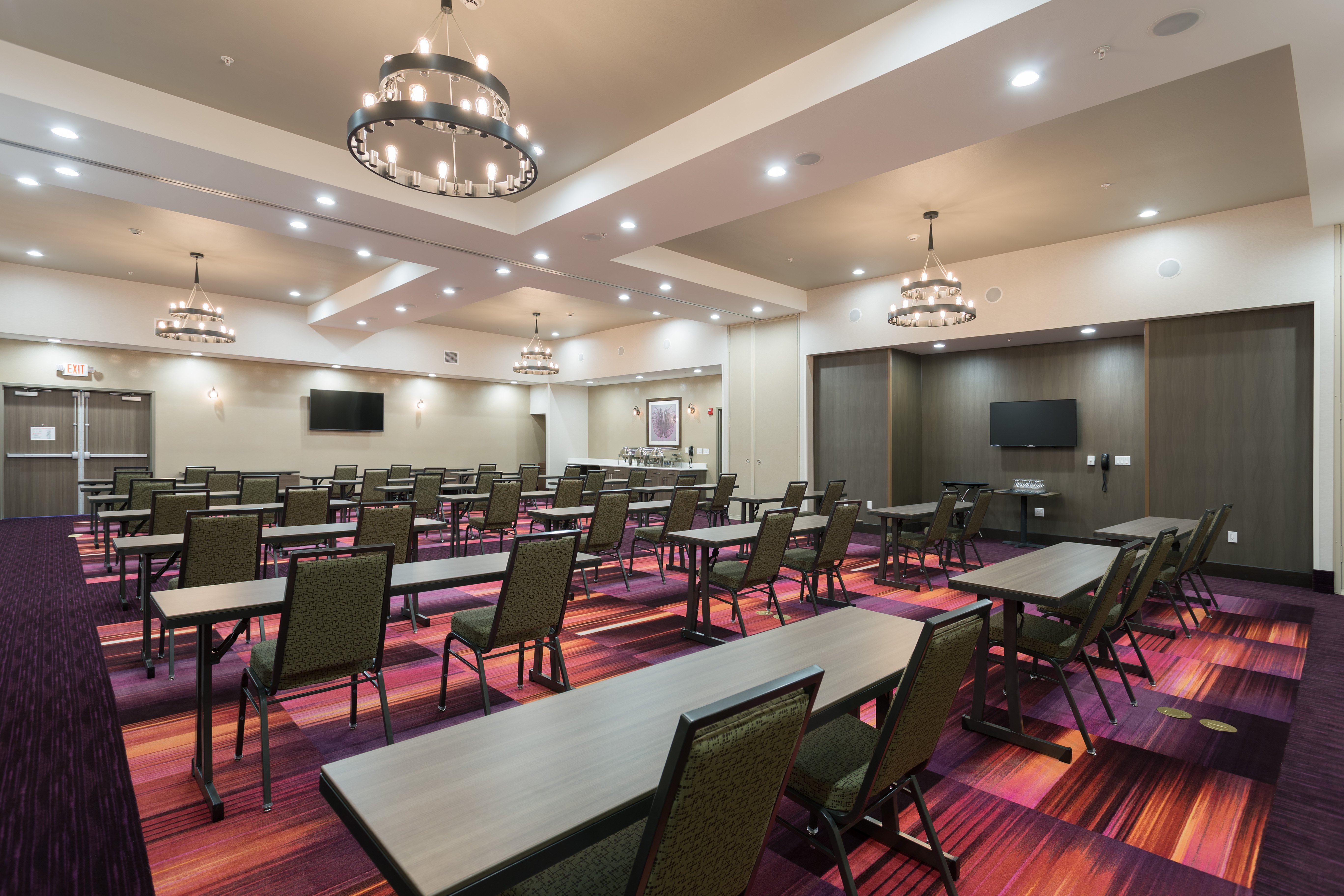 Holiday Inn San Marcos 53/59