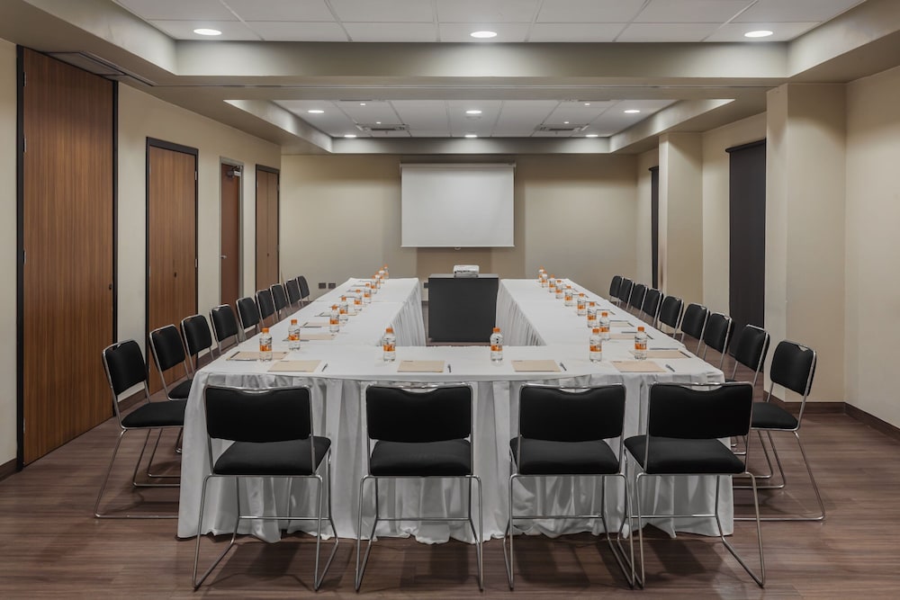 City Express by Marriott Celaya Galerias 53/61