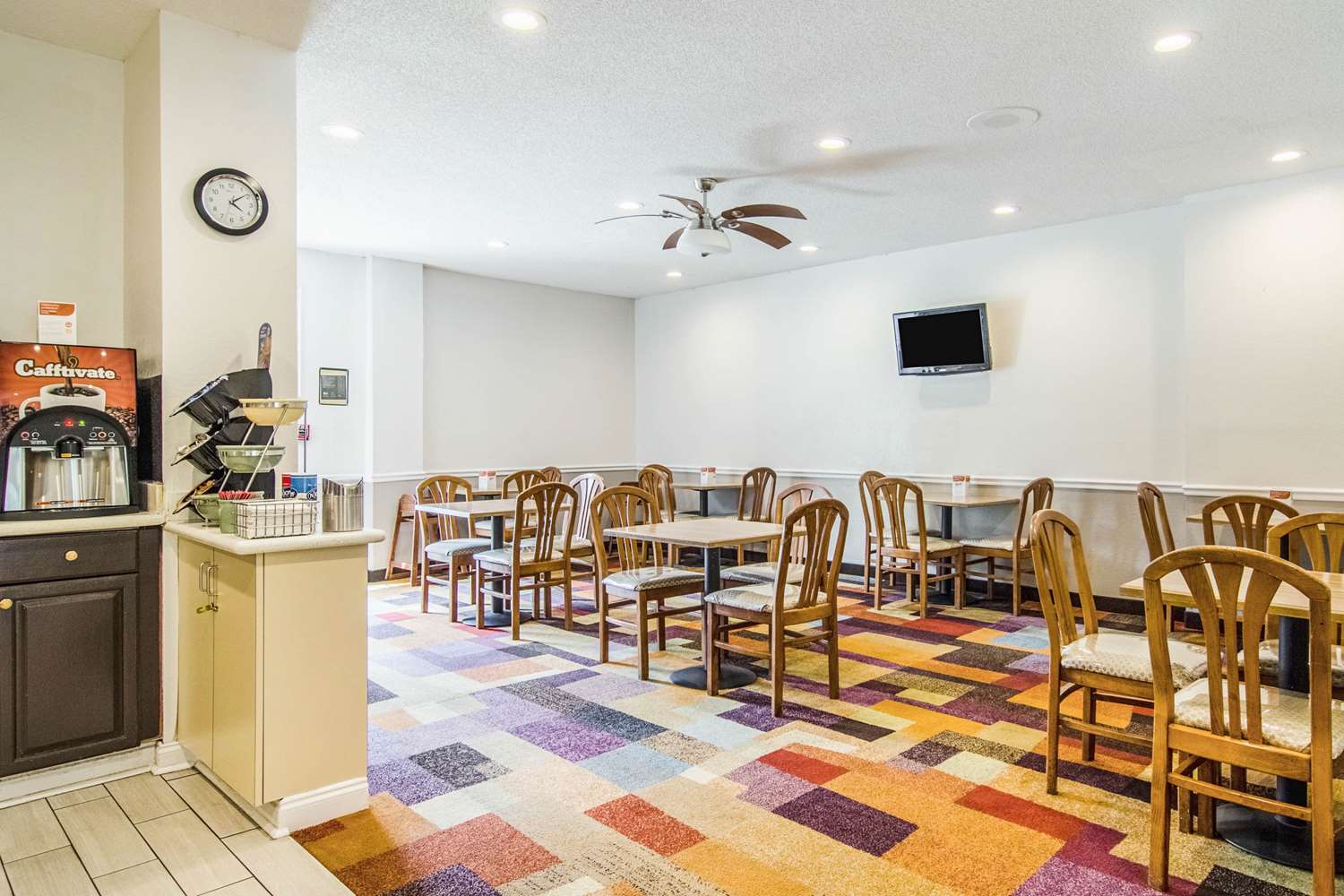 Econo Lodge Darien GA 23/23