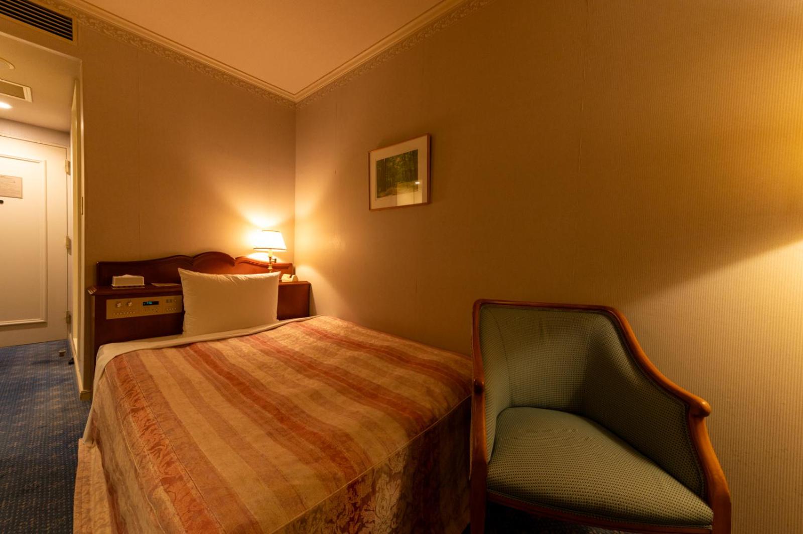 Fuji Classic Hotel 11/60