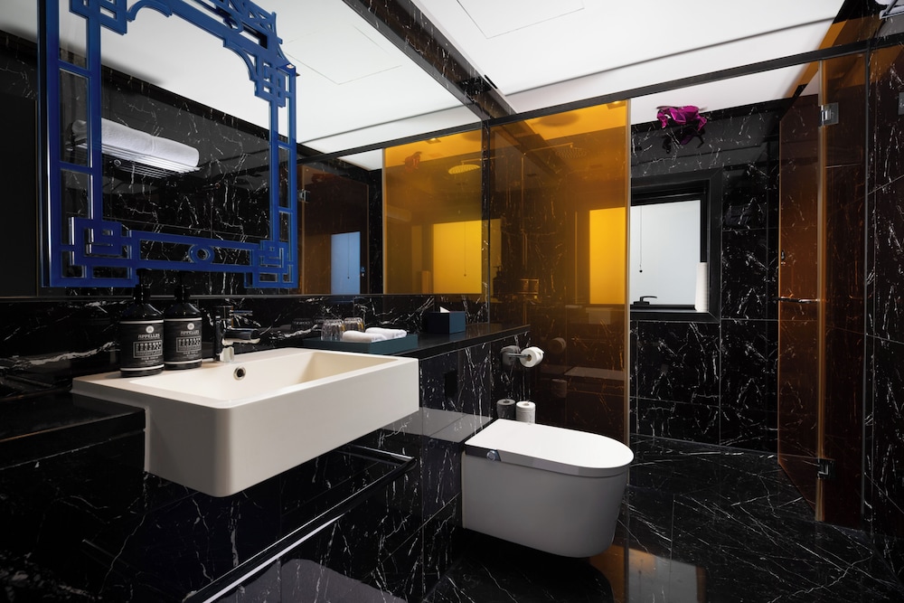 غرفة قياسية بسرير كينج، Blossom House Beijing Houhai 7/8