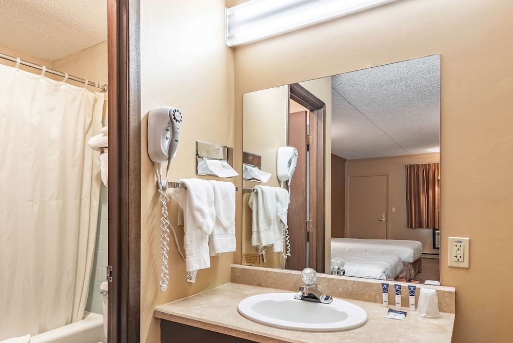 Americas Best Value Inn Suites St Marys 28/35