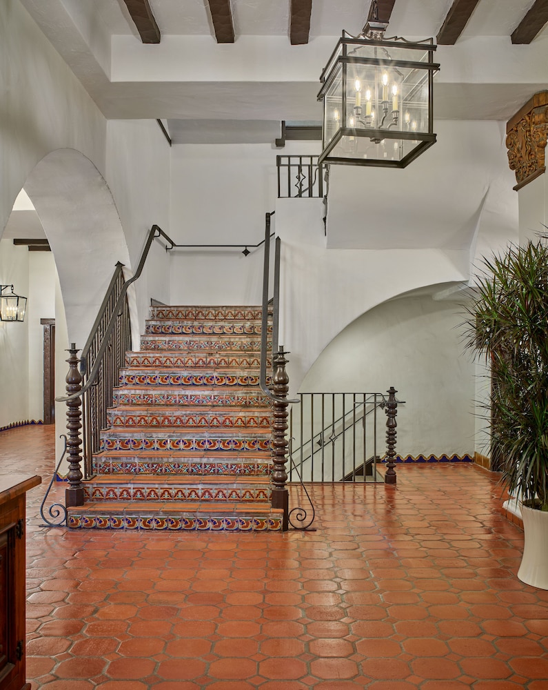 Palmoro House 39/48