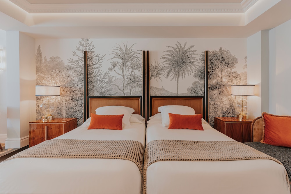 SKYLINE, JUNIOR SUITE, DELUXE