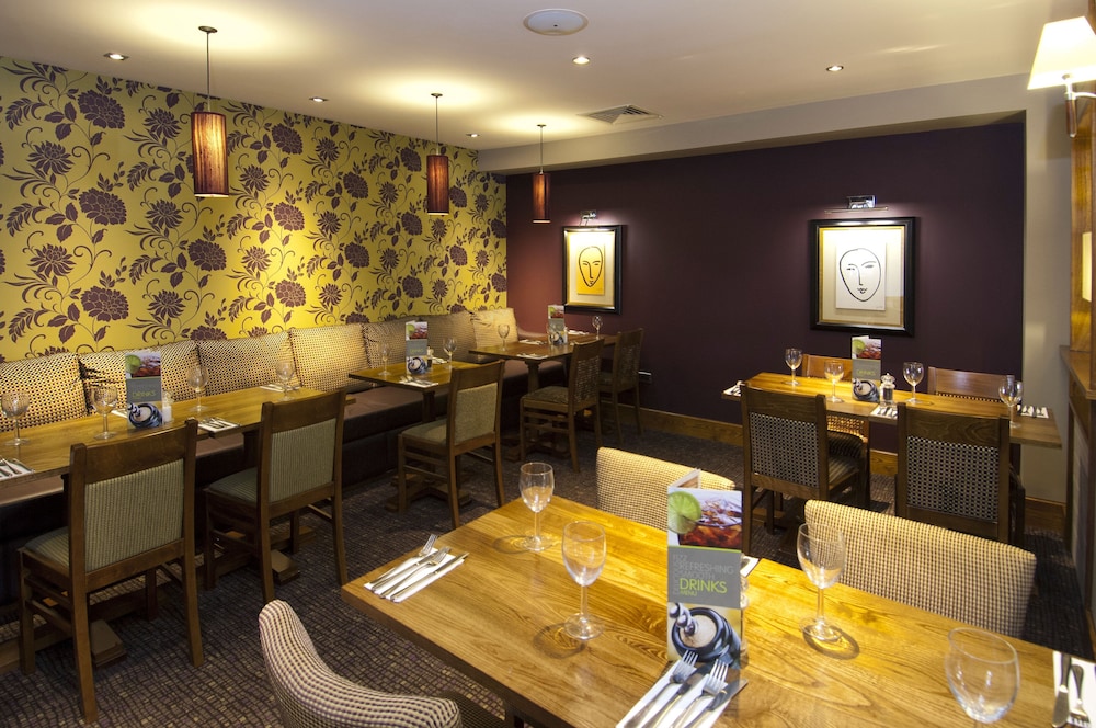Premier Inn Bristol Cribbs Causeway 34/58