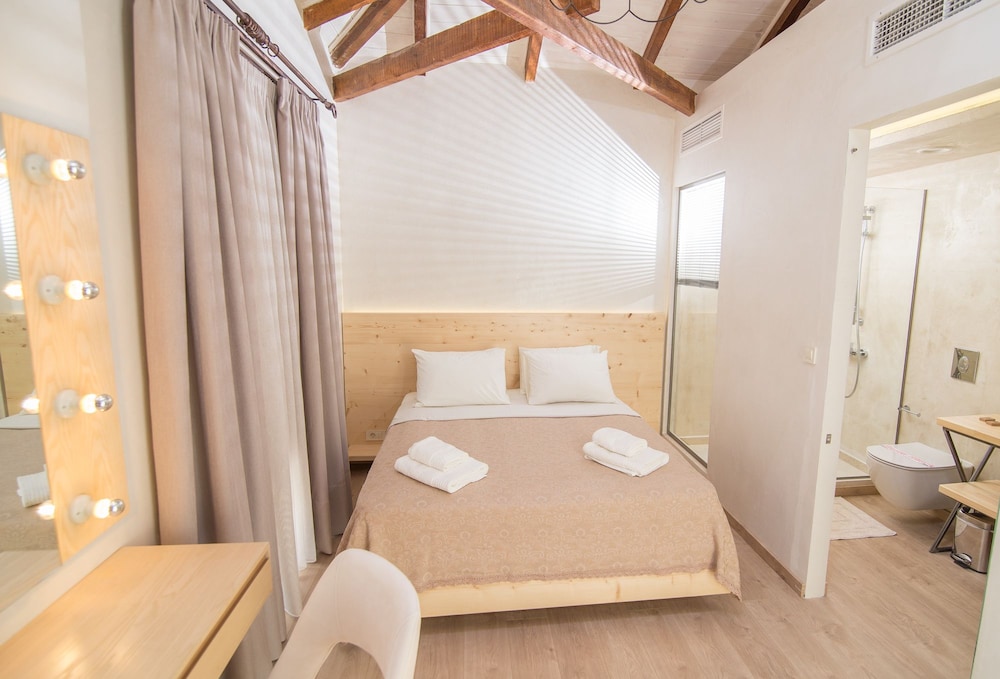 Panellinion Luxury Rooms 15/41