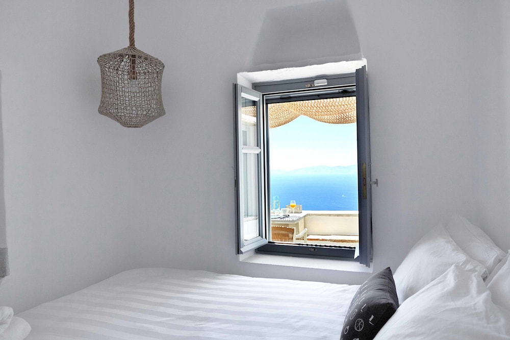 JUNIOR SUITE, SEA VIEW, OUTDOOR JETTED TUB