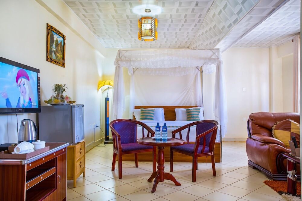 Hotel Nokras Muranga 34/55