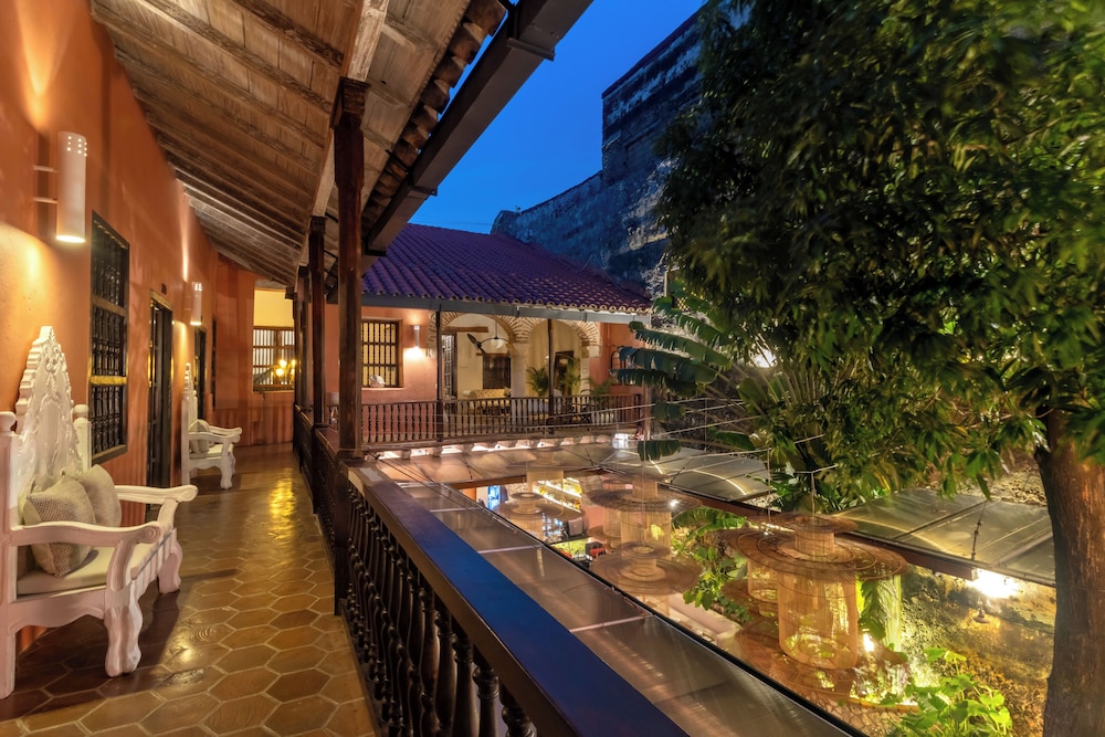 Hotel El Marques 57/62