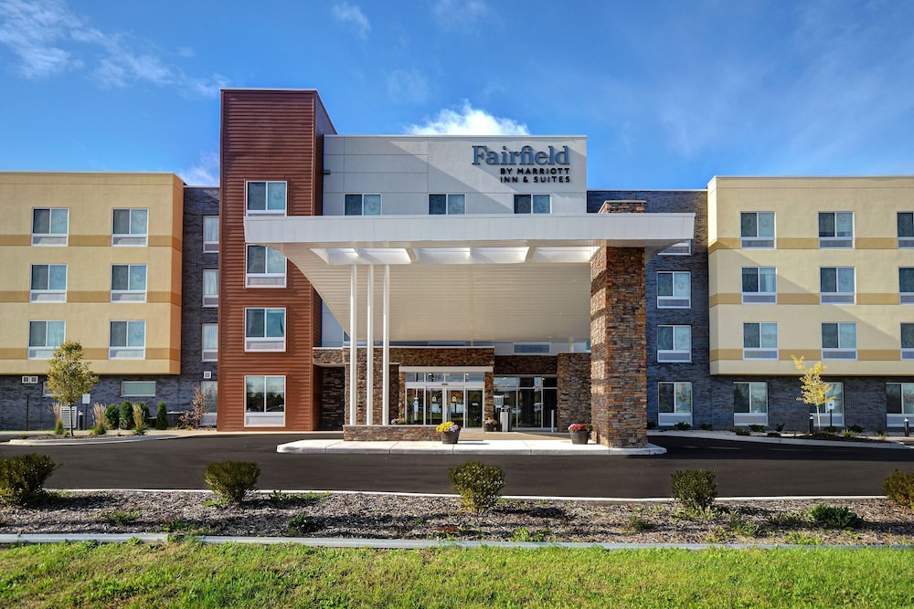 Fairfield Inn & Suites by Marriott Grand Rapids Wyoming 2/36