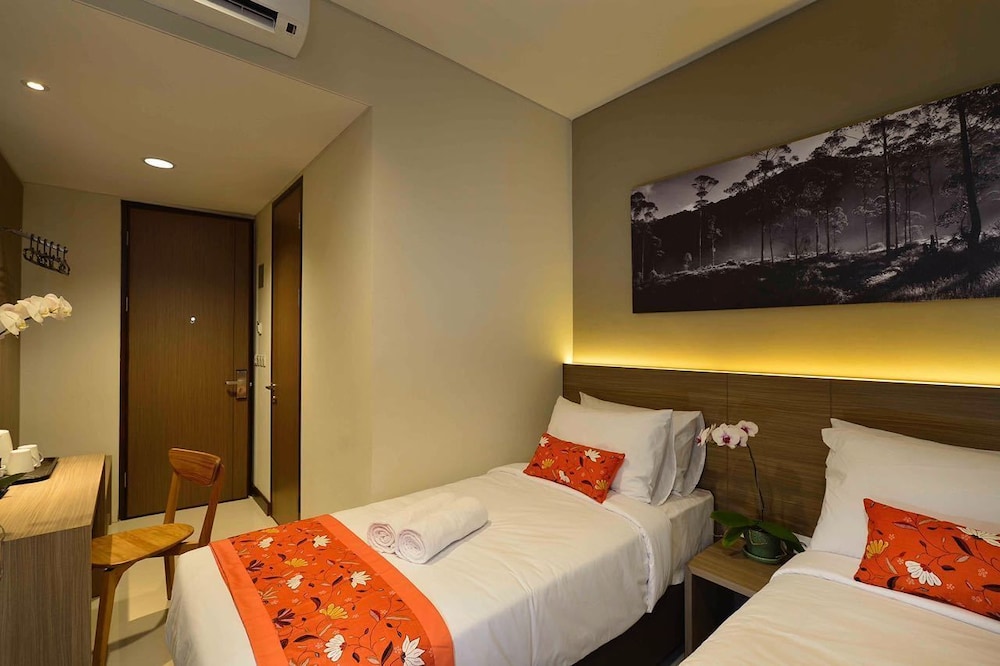 Kytos Hotel 8/45