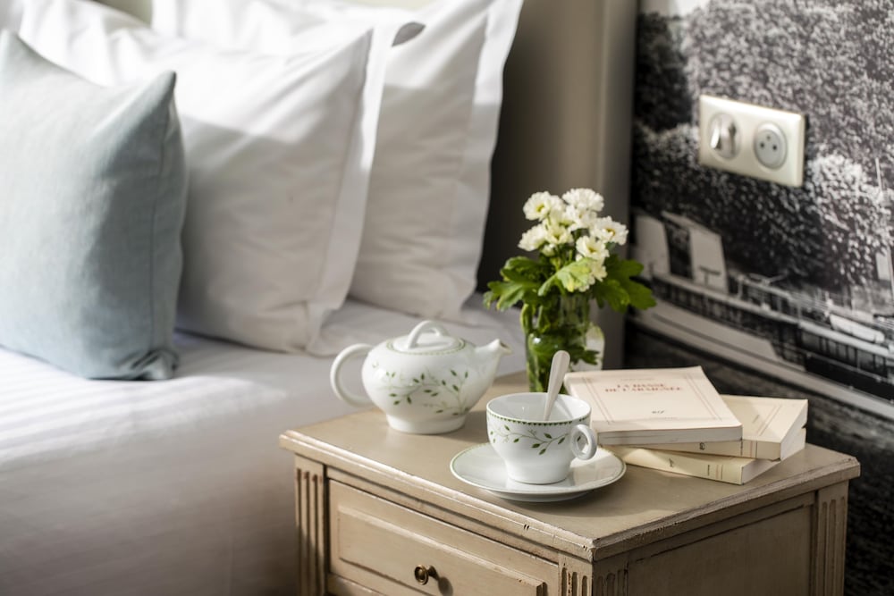 Hotel Plaza Elysees 32/50