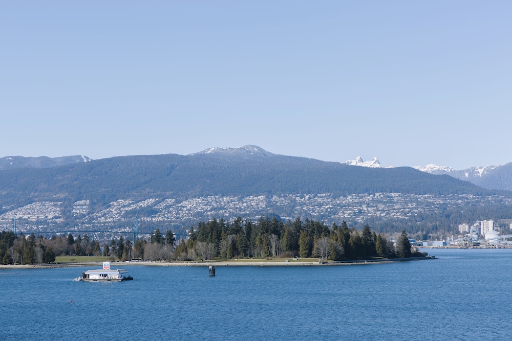 Pan Pacific Vancouver 27/68