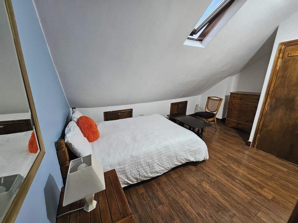 SnoozeDen Wellesley - Near to Slough Station 23/44