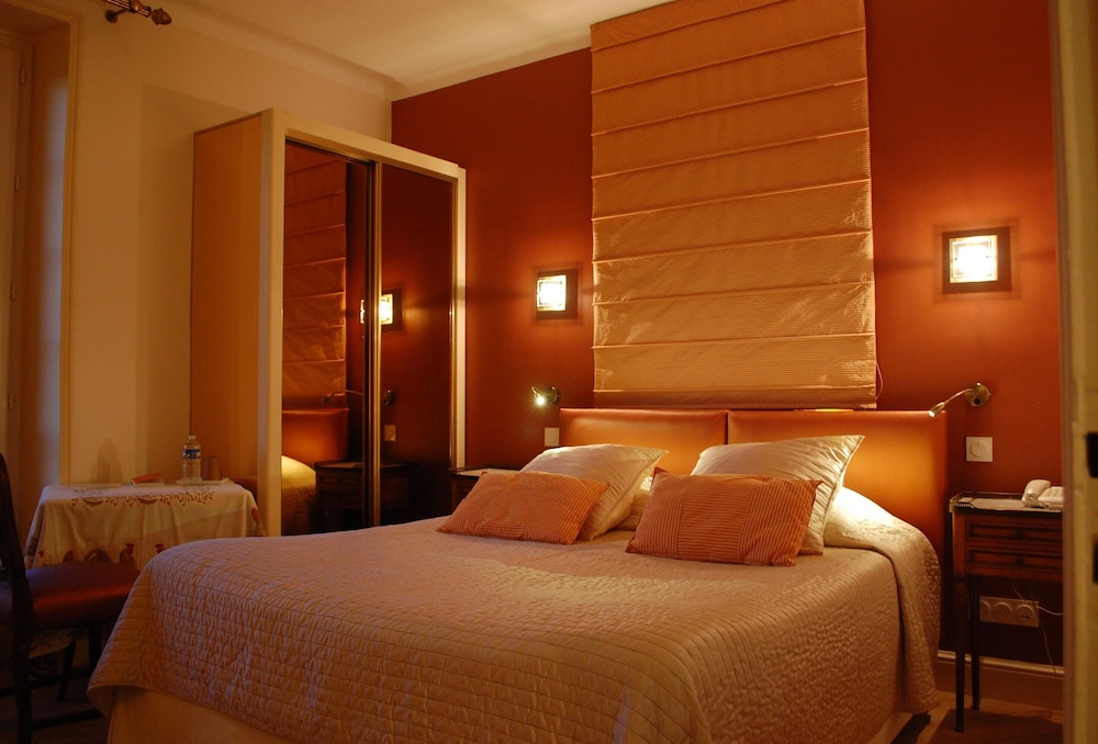 Vue Vallee, Standard, Queen Bed