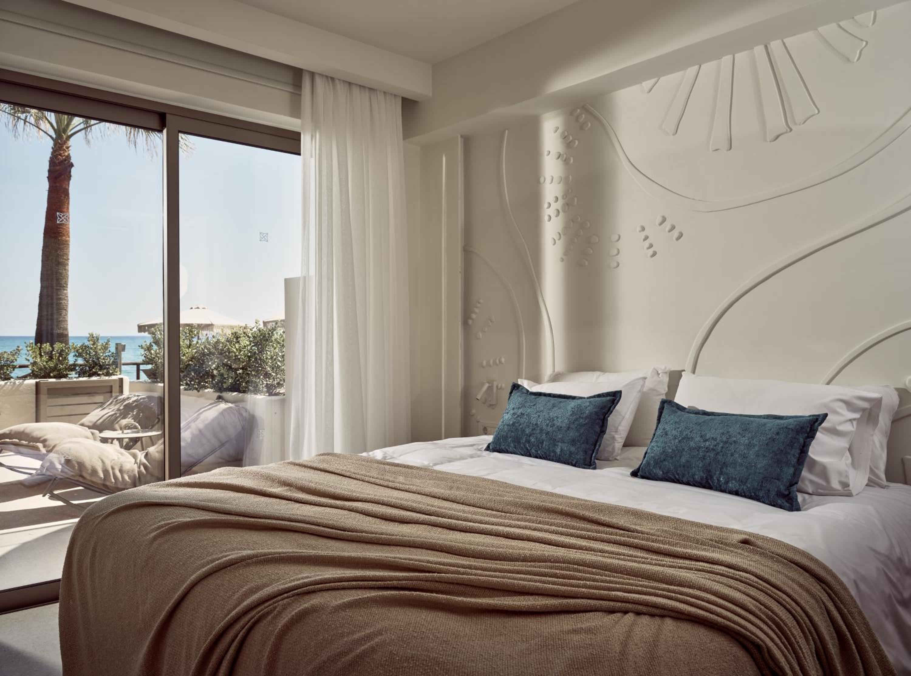 Junior Suite, Outdoor Jetted Tub