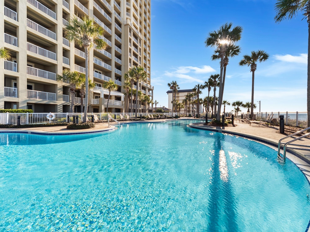 Grand Panama Beach Resort by Emerald View Resorts 8/77