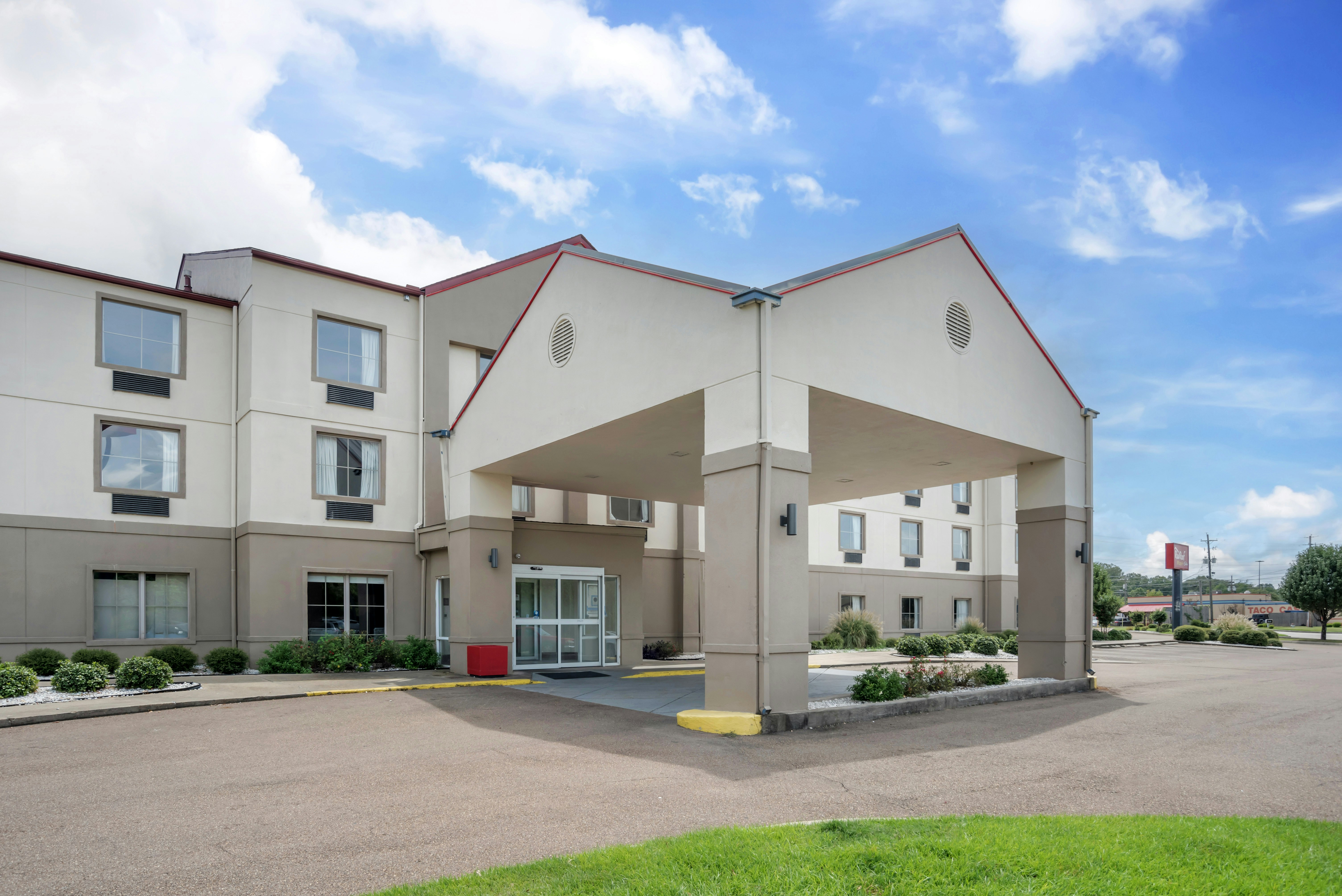 Red Roof Inn Suites Vicksburg 25/27