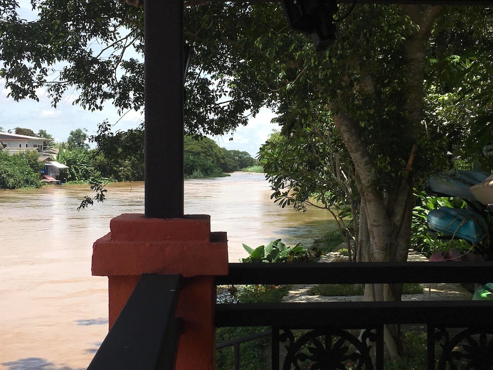 Baan Namping Riverside Village Chiang Mai 36/44