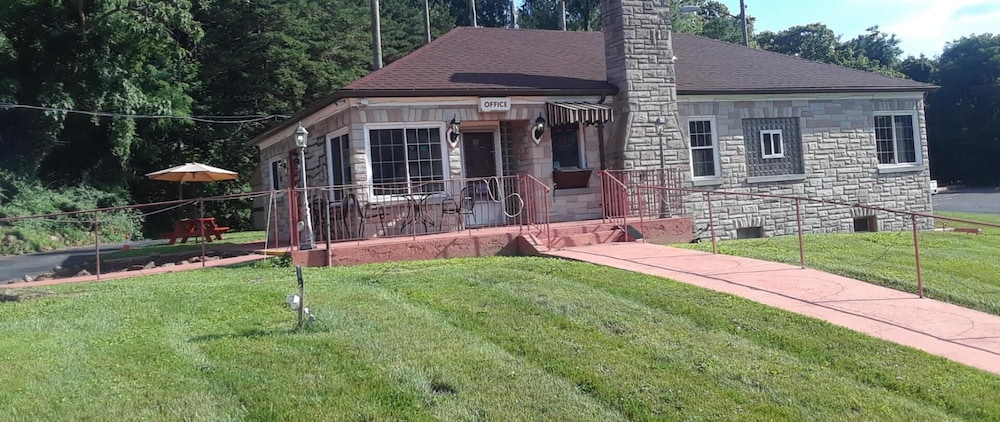 The Hillside Hotel Knoxville Md 14/16