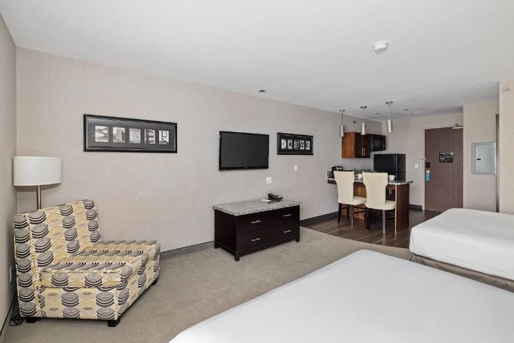 Home Inn Suites Yorkton 46/65