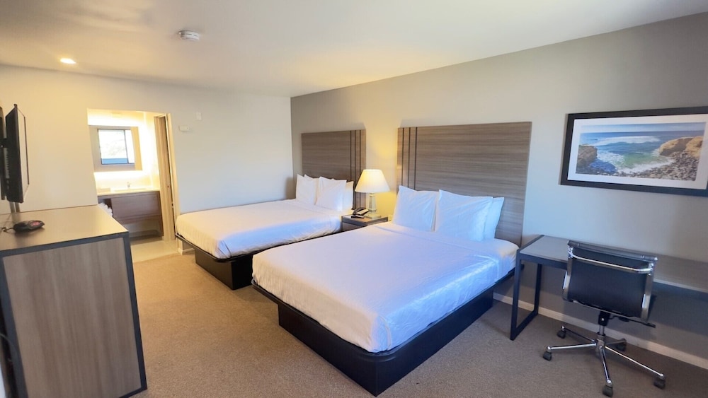DELUXE, 2 QUEEN BEDS